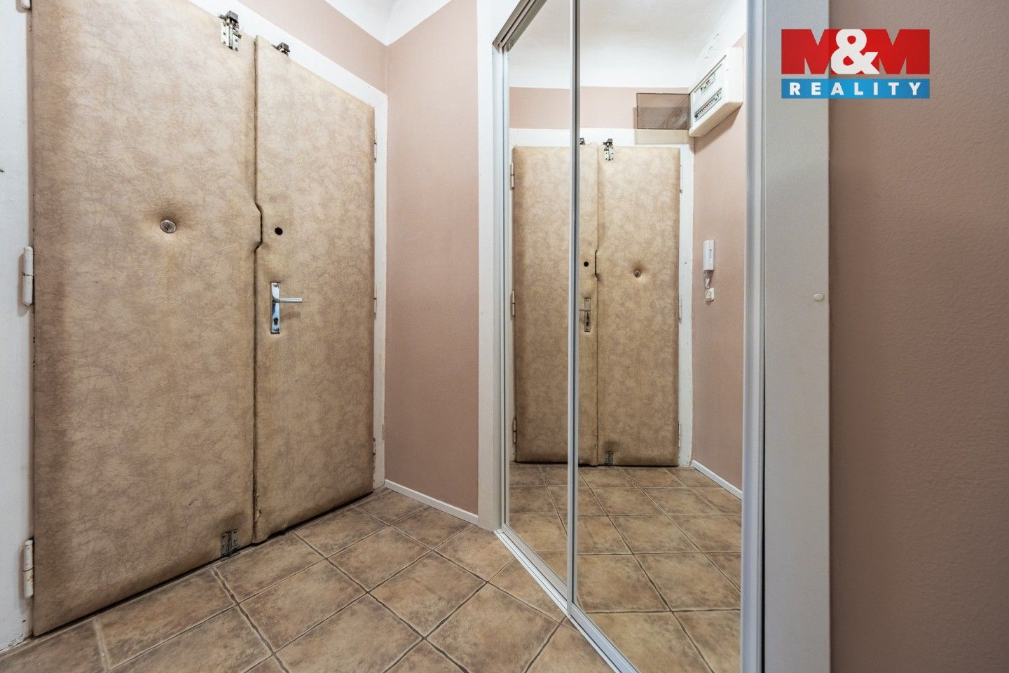 Pronájem byt 2+kk - Slezská, Praha, 42 m²