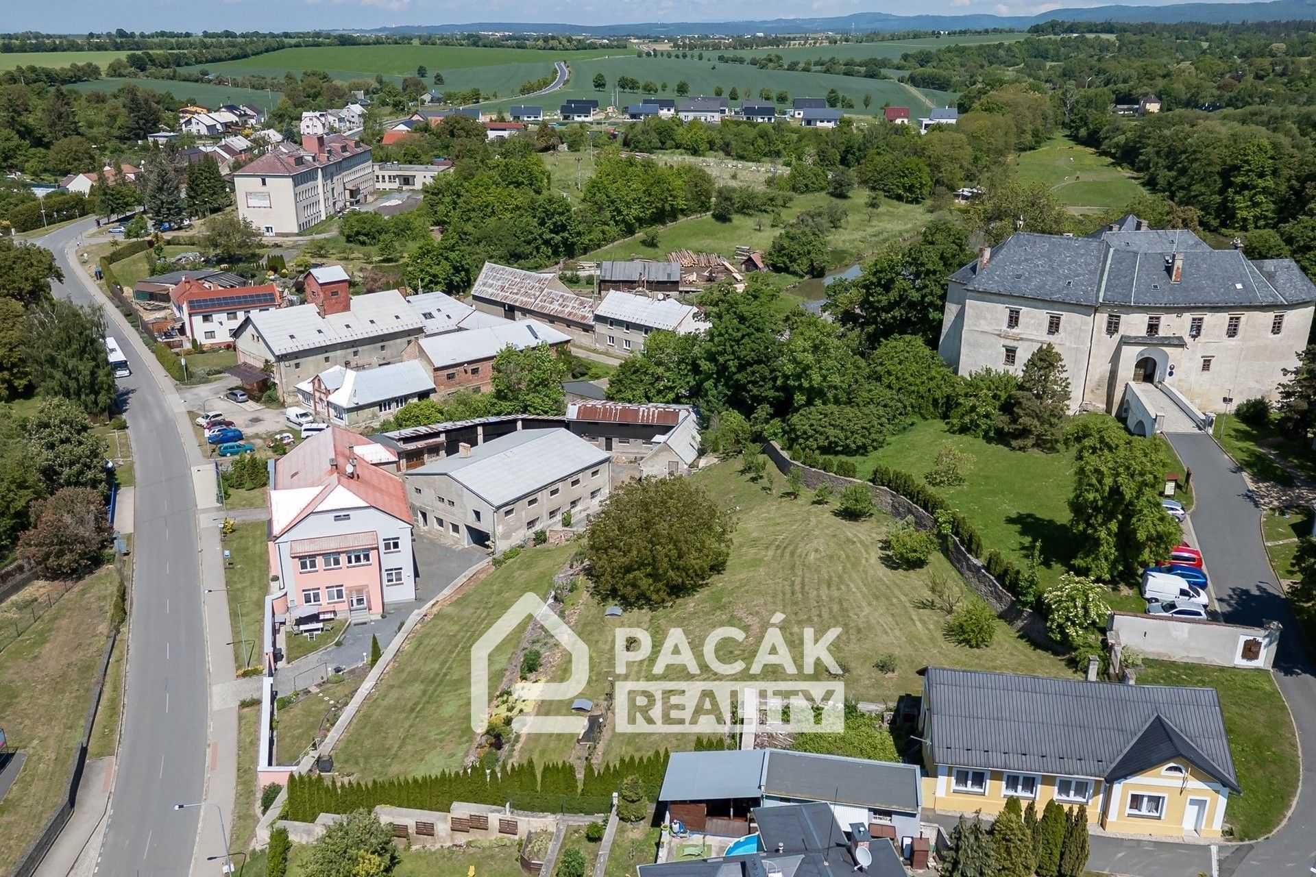 Prodej výrobní prostory - Tršice, 1 000 m²
