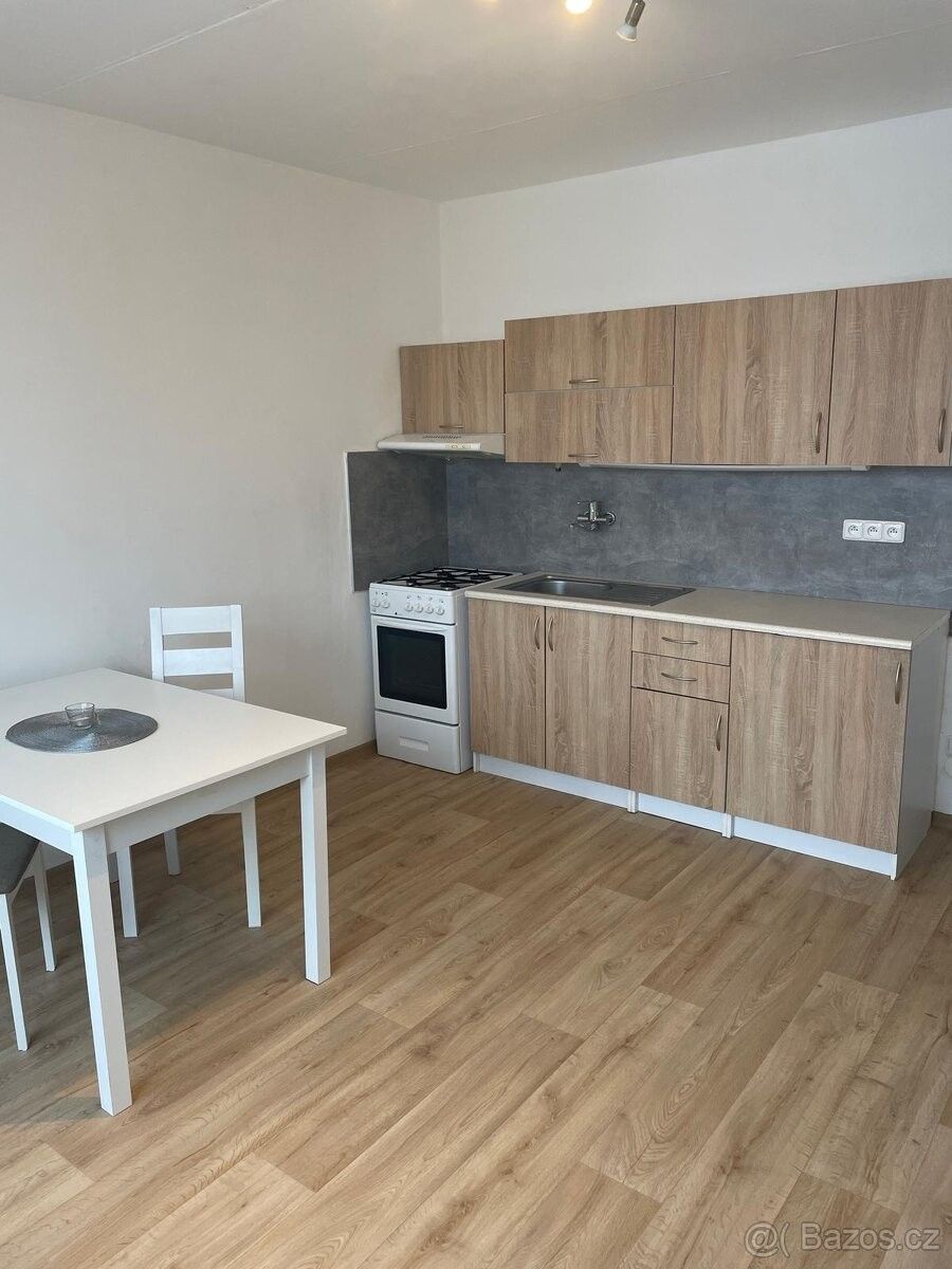 Byty, Otrokovice, 765 02