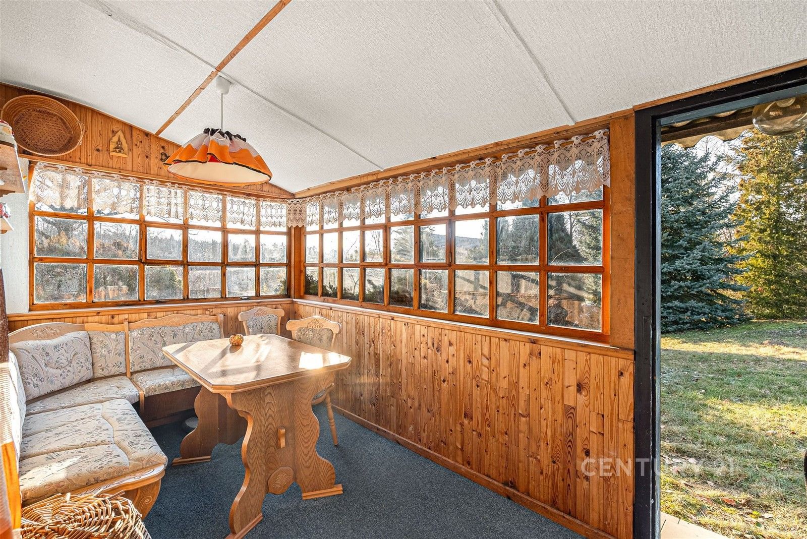 Prodej komerční - Horní Jirčany, Jesenice, 32 m²