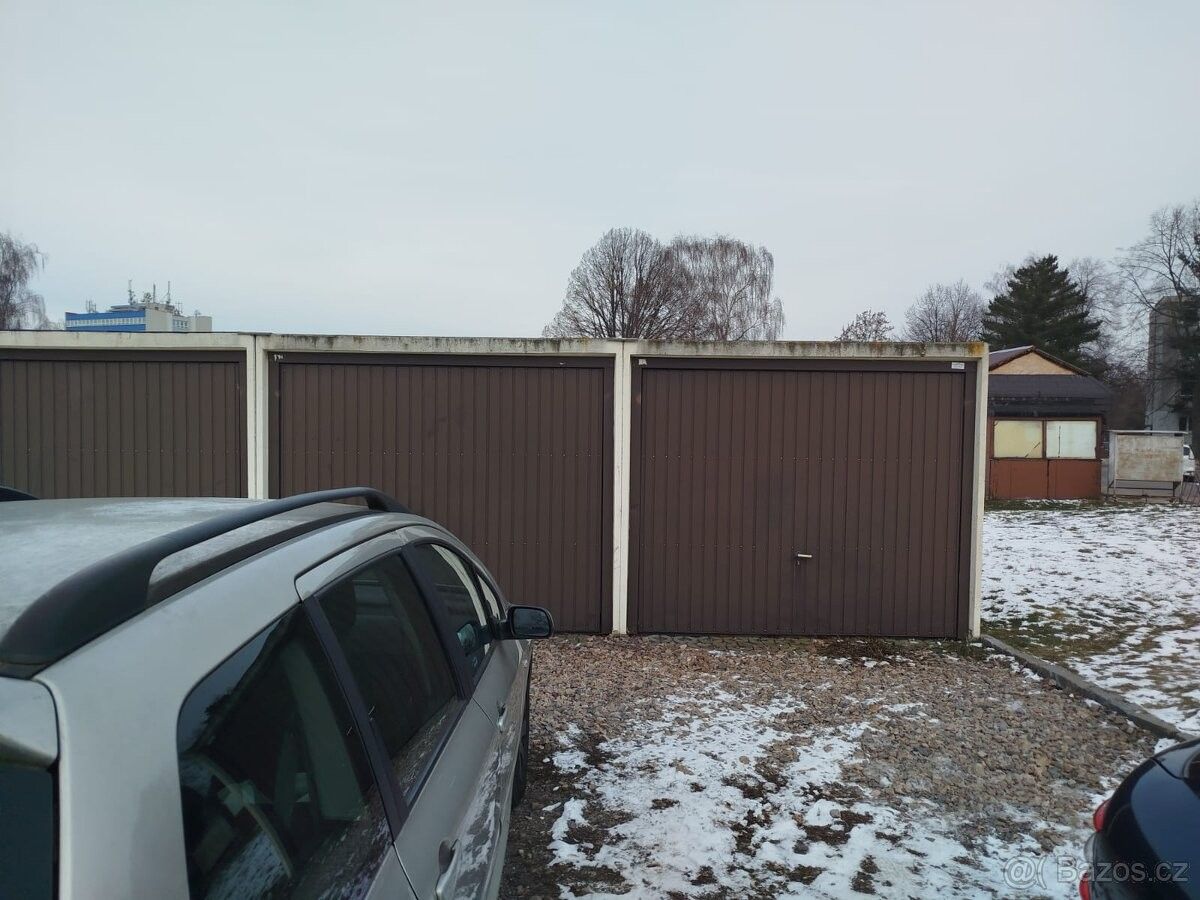 Garáže, Chrudim, 537 01