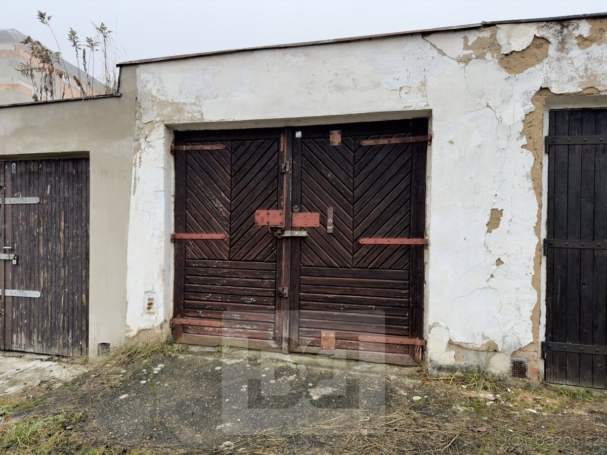 Garáže, Praha, 197 00