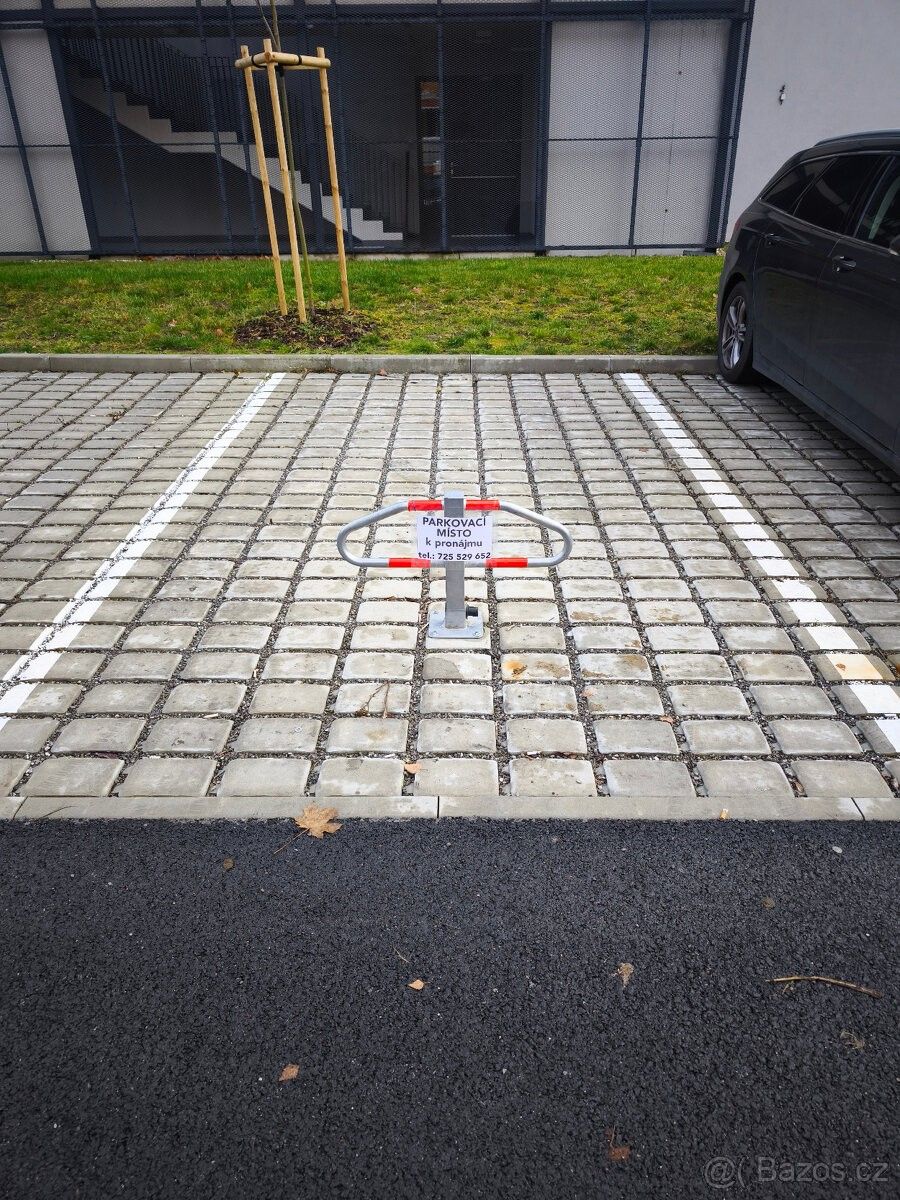 Garáže, Kladno, 272 01