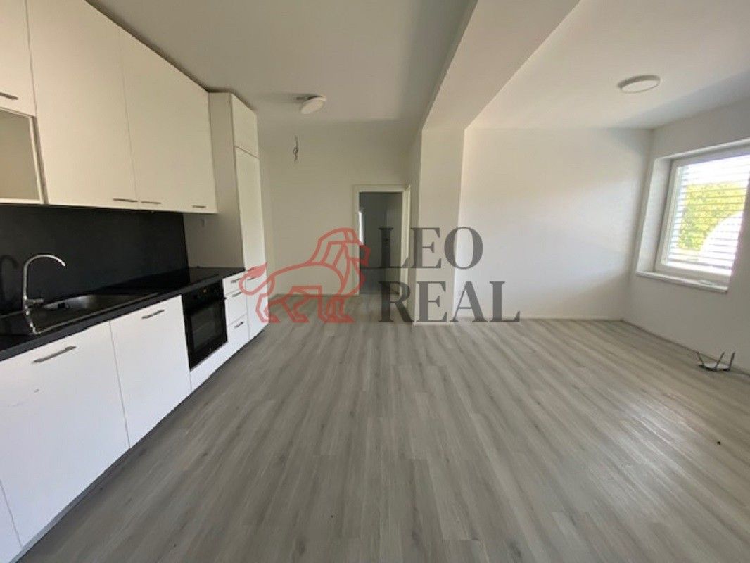 3+kk, Zvonovice, Rostěnice-Zvonovice, 75 m² - 1