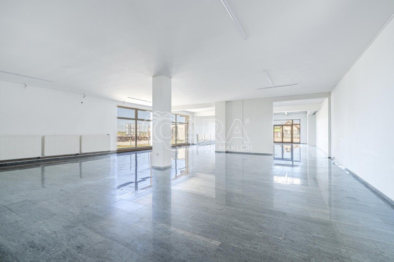 Pronájem obchodní prostory - Sukorady, okres Mladá Boleslav, Středočeský kraj, 330 m² - 1