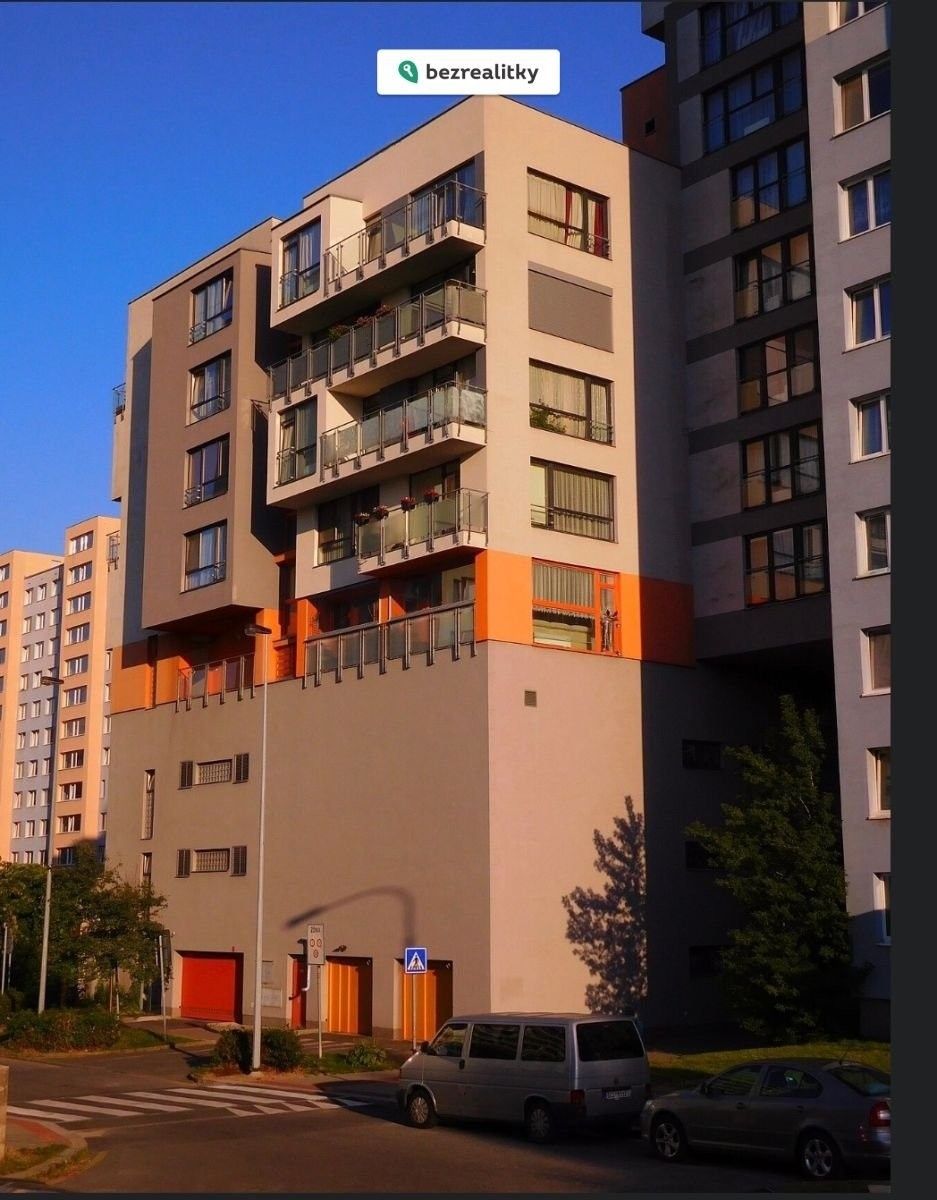 Garáže, Tatarkova, Praha Háje, 24 m² - 1