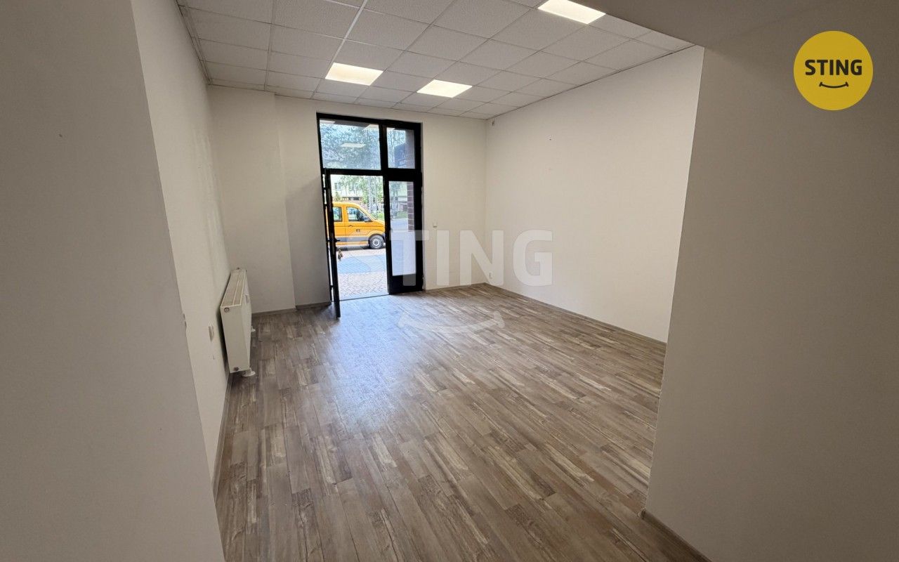 Pronájem obchodní prostory - nám. Míru, Třinec, 26 m² - 5