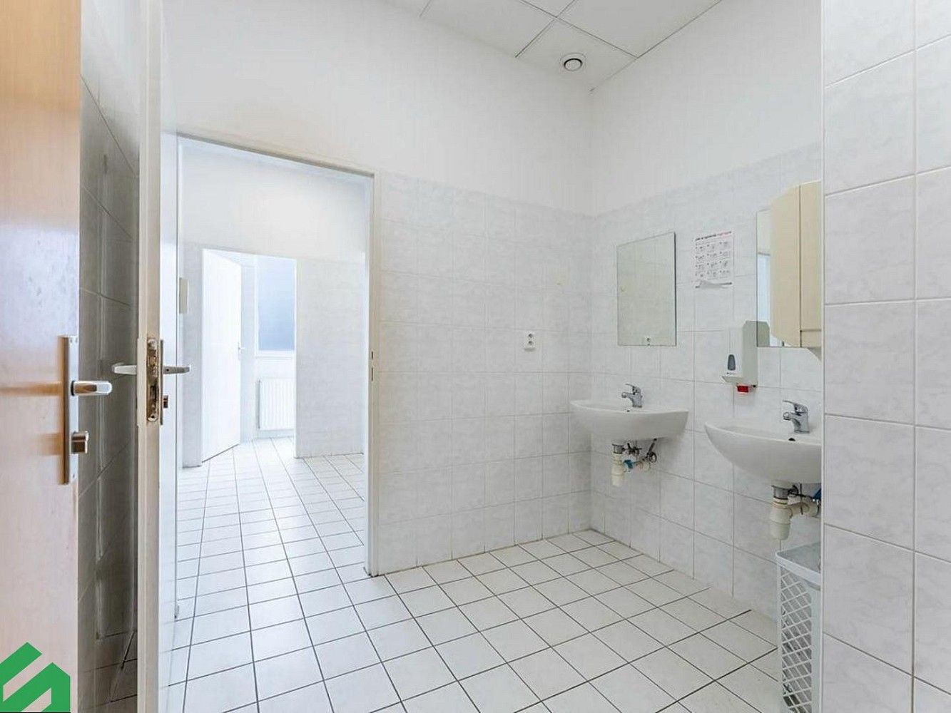 Pronájem kancelář - V olšinách, Praha 10 - Strašnice, 38 m² - 5