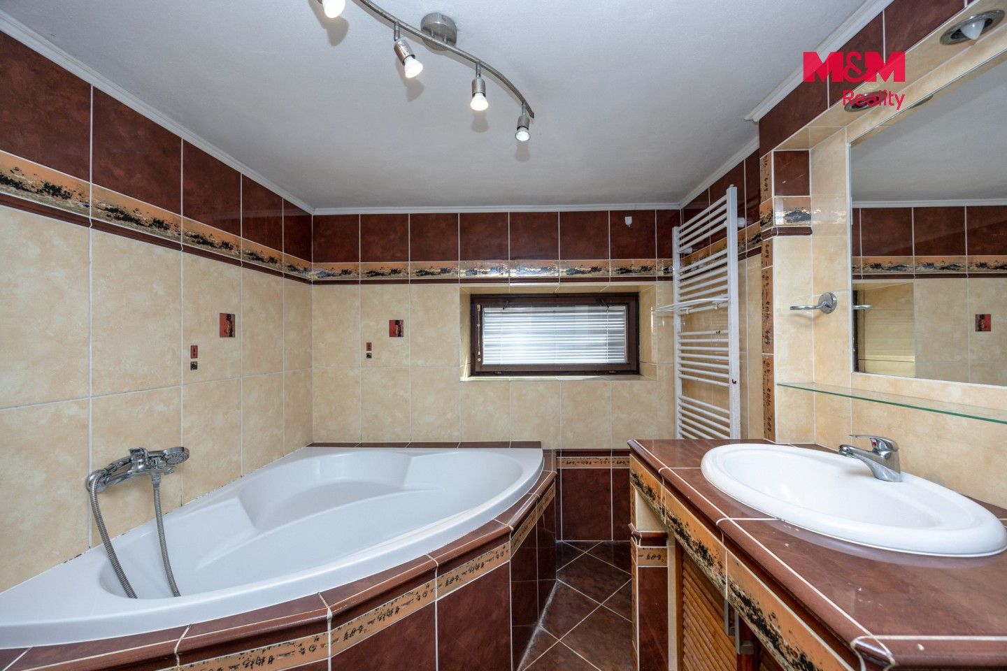 Rodinný dům · 242 m² · Ústín - 4