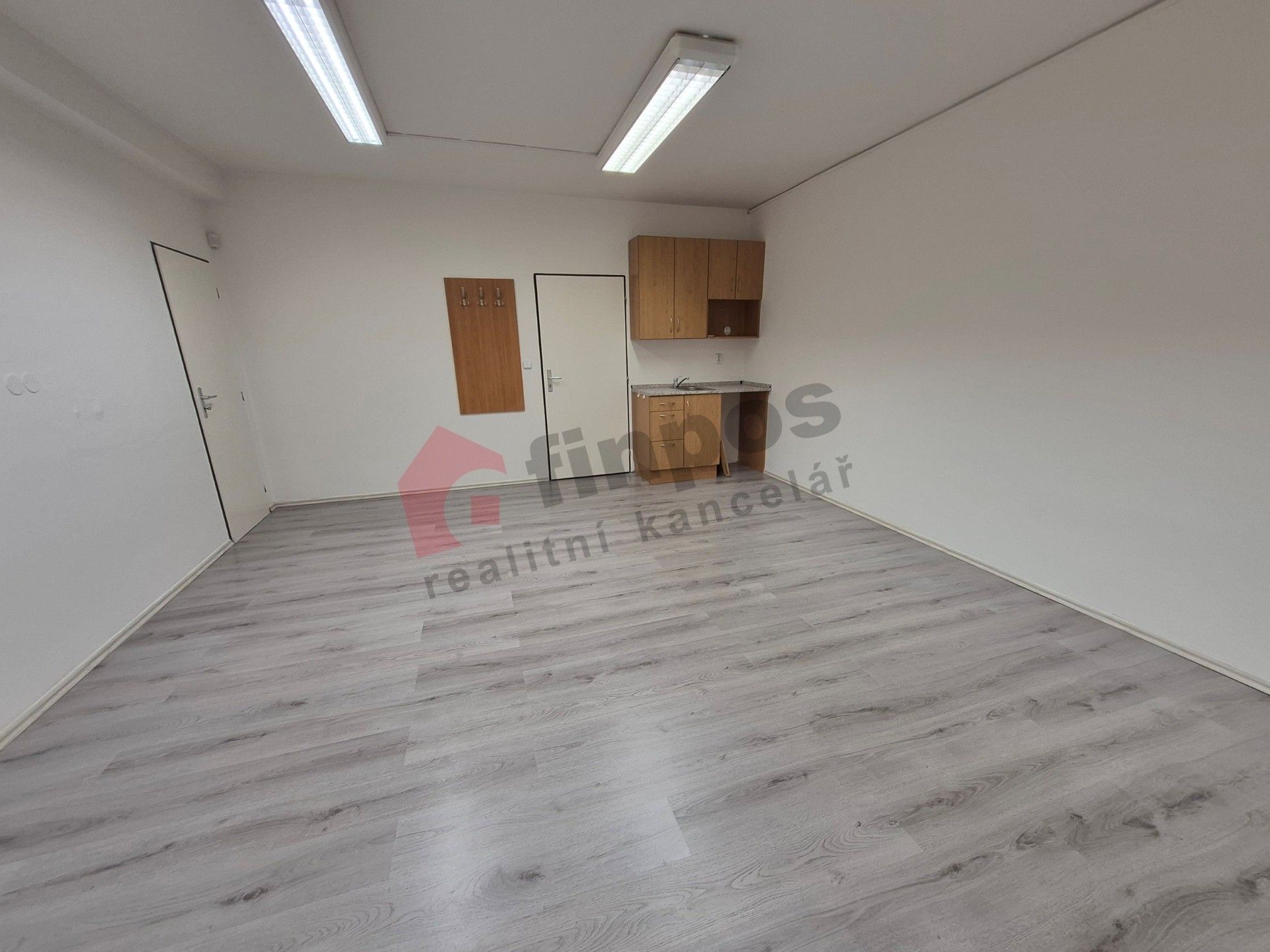 Pronájem kancelář - Ringhofferovo náměstí 550, Kamenice, 50 m² - 5