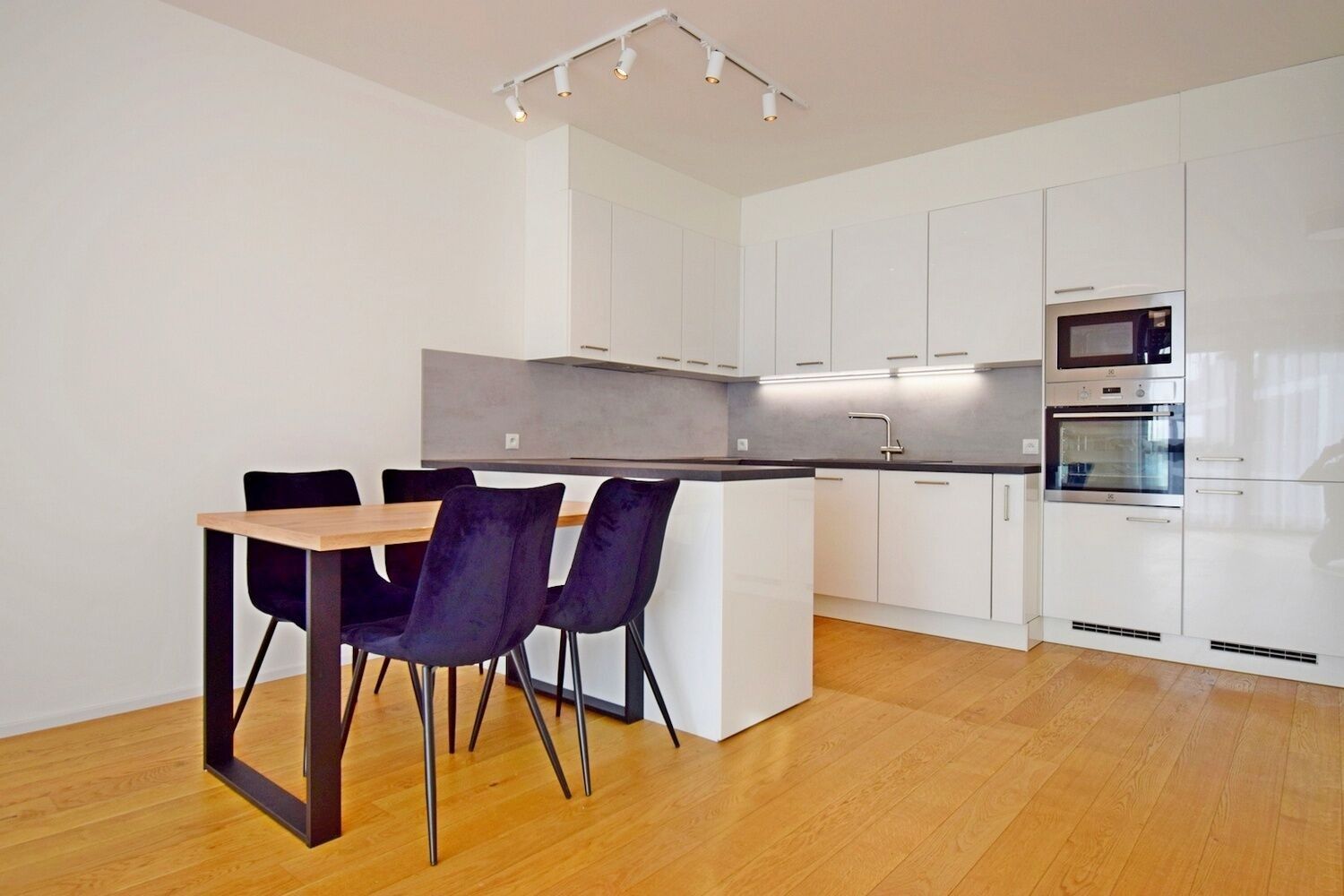 Pronájem byt 2+kk - Praha 10, Praha, 58 m²