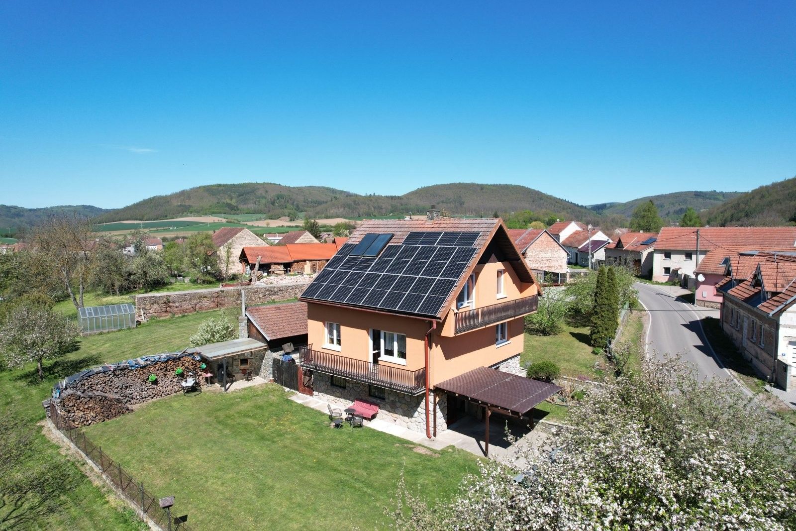 Rodinné domy, Lomnička, 160 m² - 1
