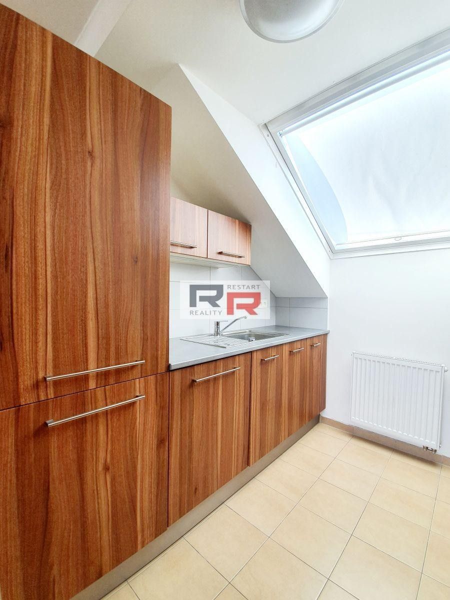 Pronájem byt 2+kk - Husitská, Olomouc, 60 m²