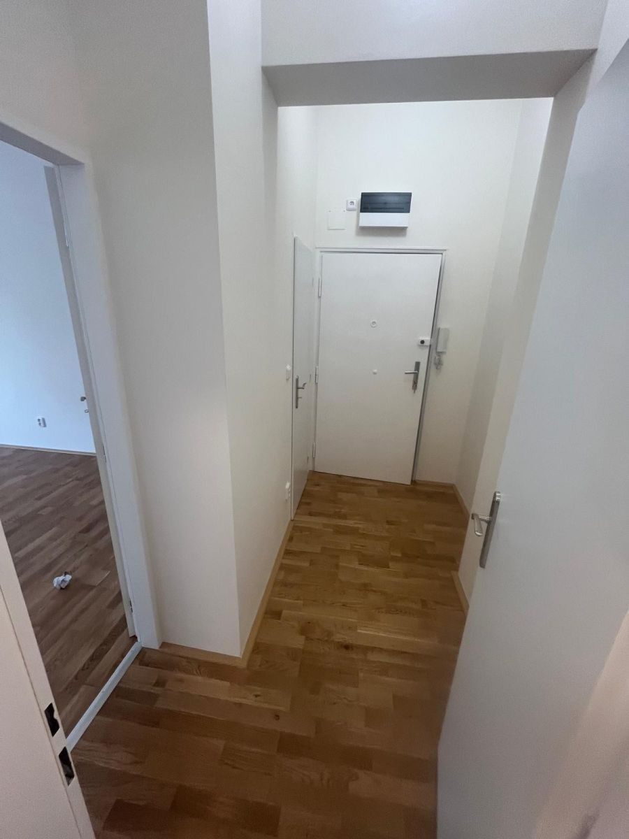 Byt 1+kk · 30 m² · 28. pluku, Praha - Vršovice - 3