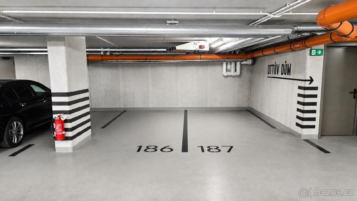 Garáže, Brno, 602 00