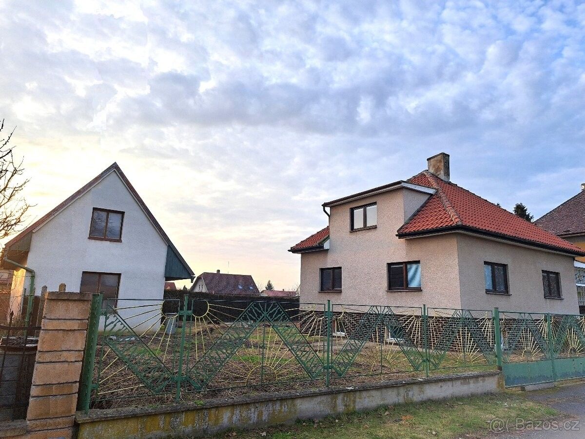 Prodej dům - Dolní Beřkovice, 277 01