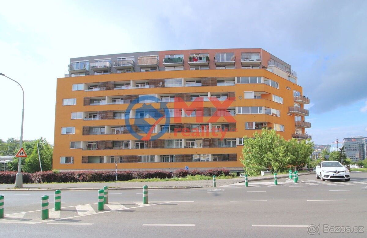 Byty, Praha, 190 00