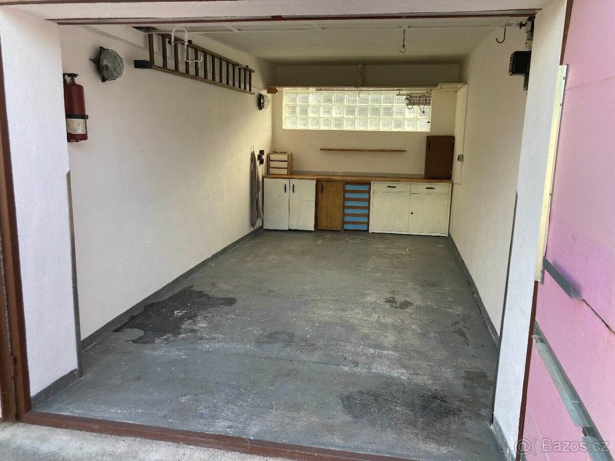 Garáže, Brno, 635 00