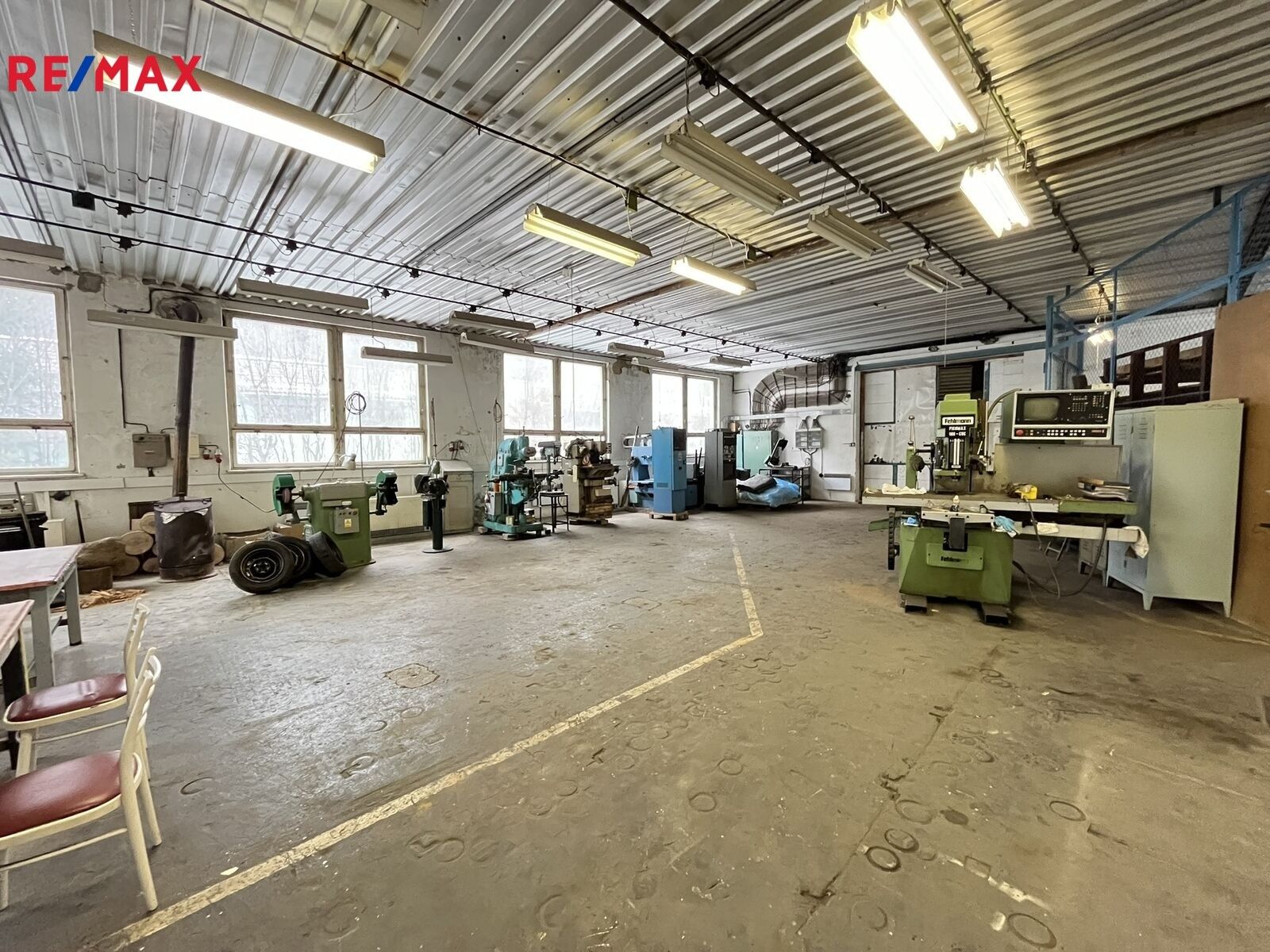 Pronájem výrobní prostory - Vsetín, 276 m²