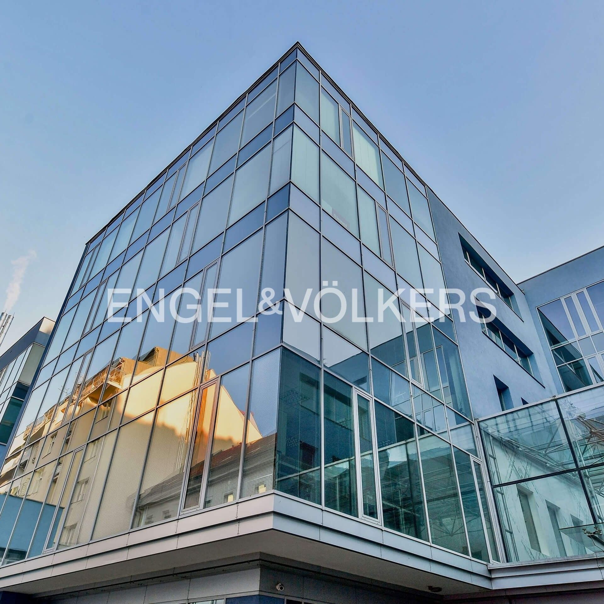 Pronájem kancelář - Sokolovská, Praha, 178 m²