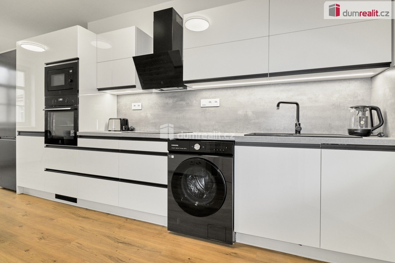 Prodej byt 3+kk - nábřeží Jana Palacha, Karlovy Vary, 90 m²