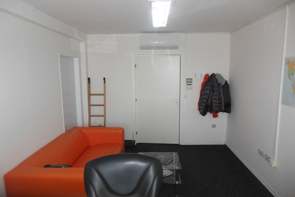 Pronájem kancelář - Na Spojce, Vestec, 16 m²