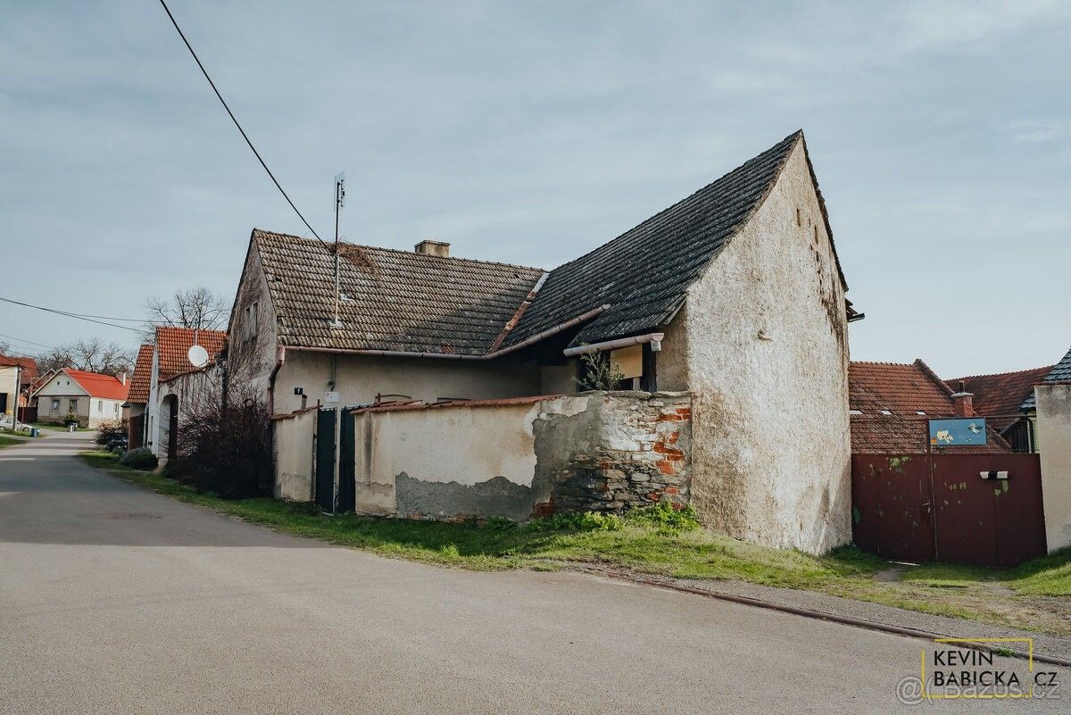 Prodej rodinný dům - Dolní Loučky, 594 55