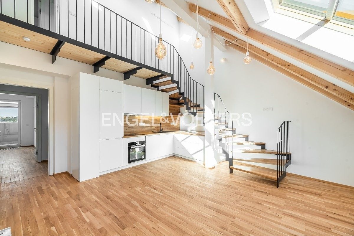 5+kk, Řehořova 930, Praha, 131 m²