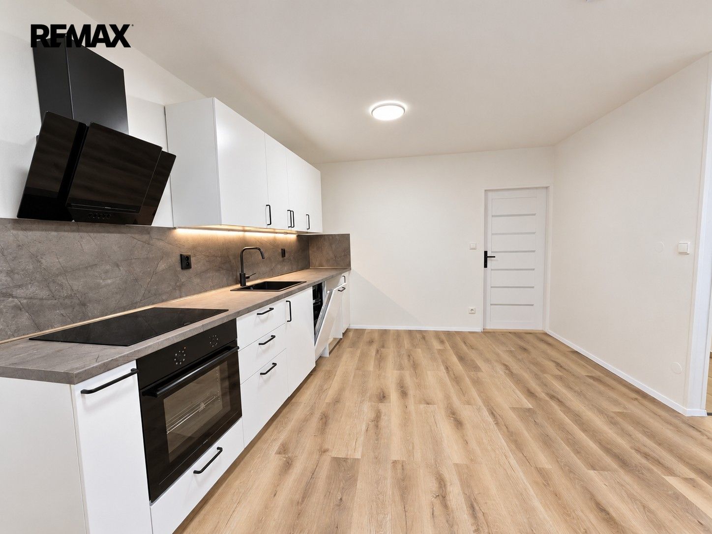 2+kk, Hošťálkovo náměstí 66, Žatec, 40 m² - 1