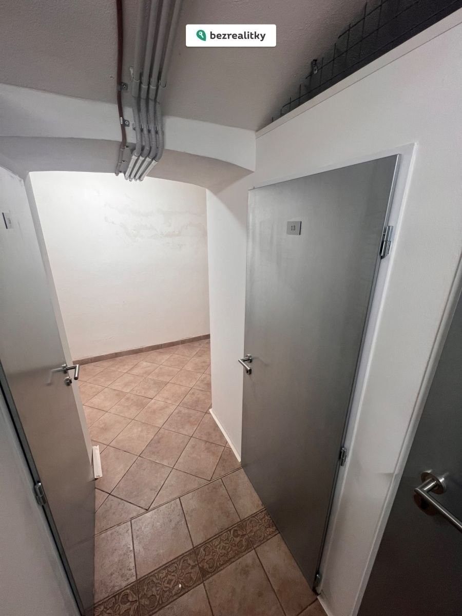 Prodej komerční - Sokolská 1883, Praha, 2 m²