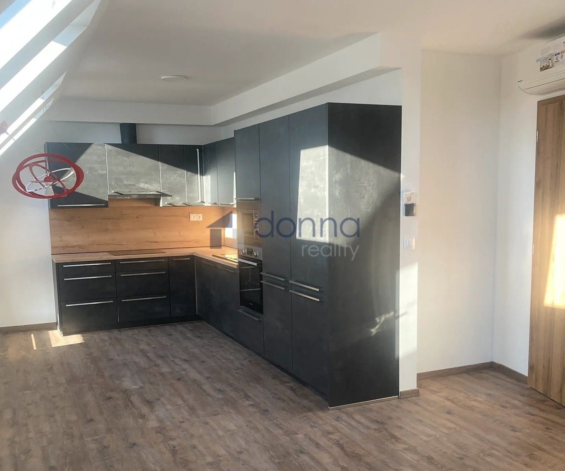 3+kk, U Uranie, Praha, 70 m²