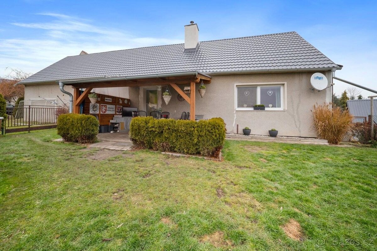 Rodinné domy, Uhersko, 533 73