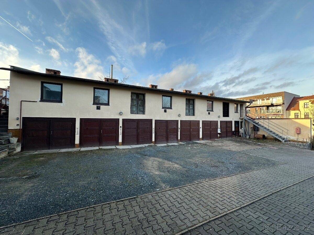 Garáže, Brno, 616 00