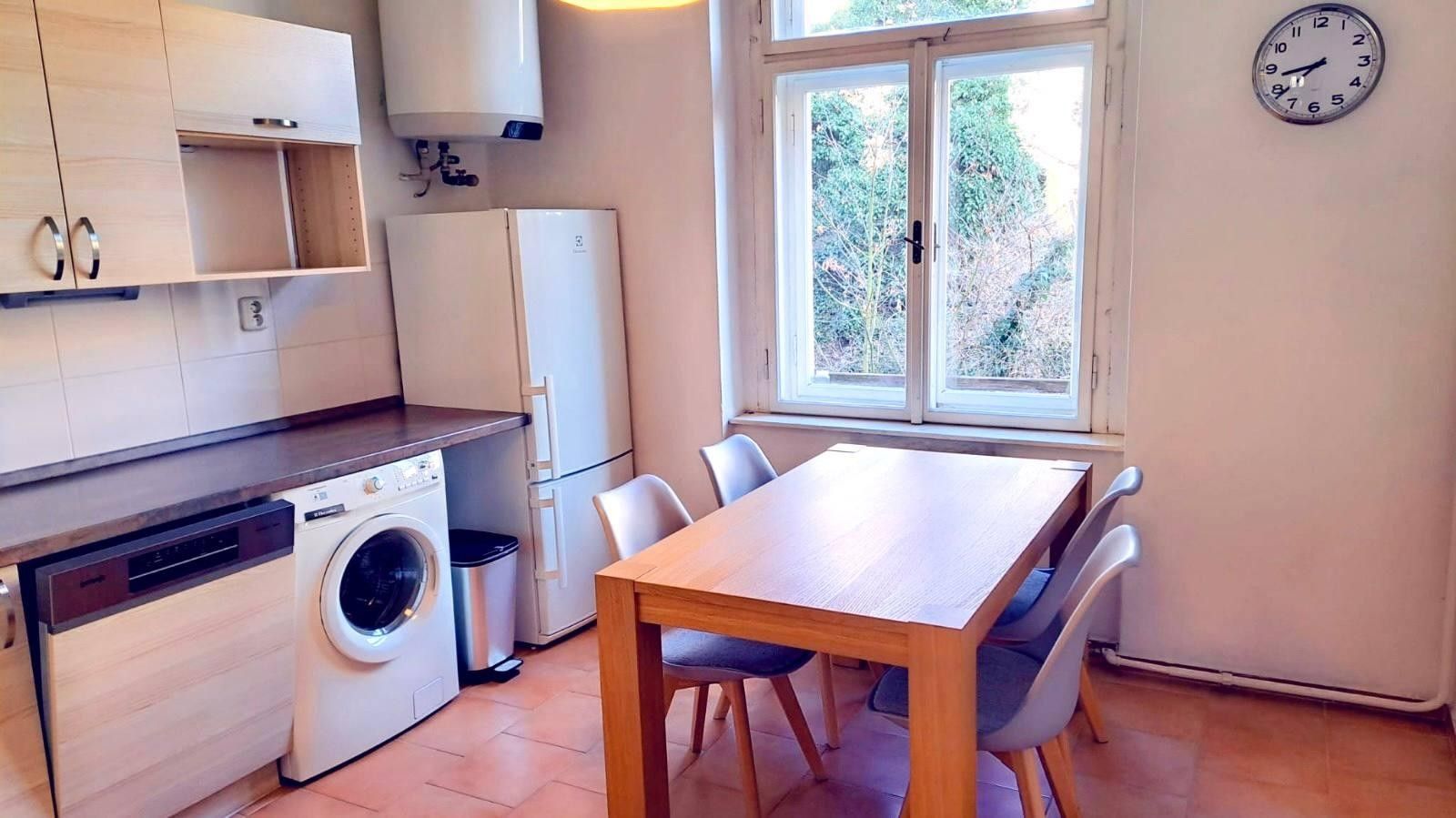 Pronájem byt 2+kk - Sarajevská, Praha, 70 m²