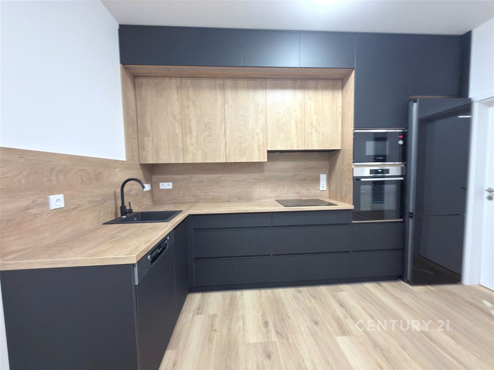 Pronájem byt 3+kk - Bělohorská  , Praha, 87 m²