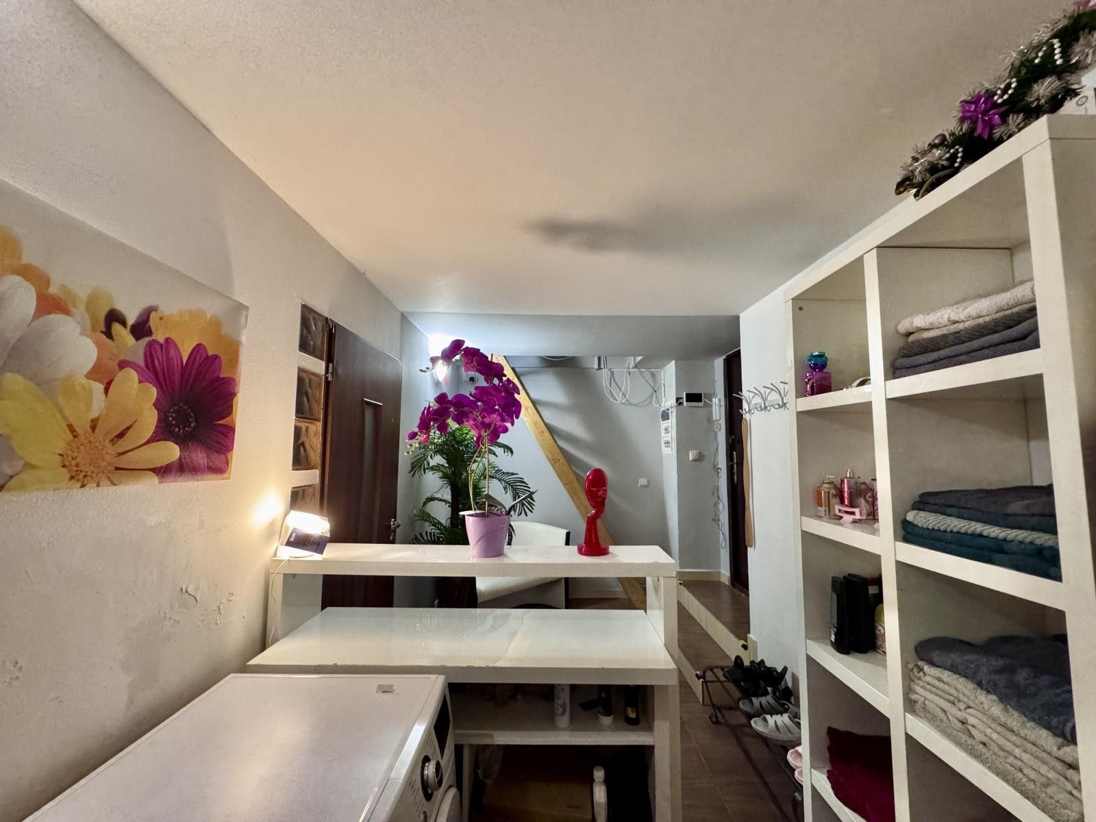 Pronájem obchodní prostory - Pod Kotlaskou, Praha, 100 m²