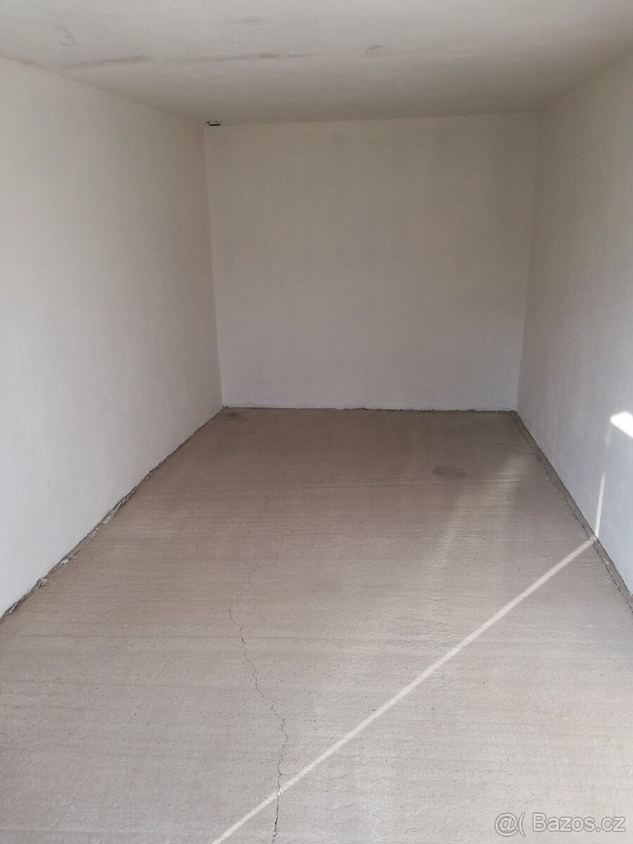 Pronájem garáž - Hodonín, 695 01