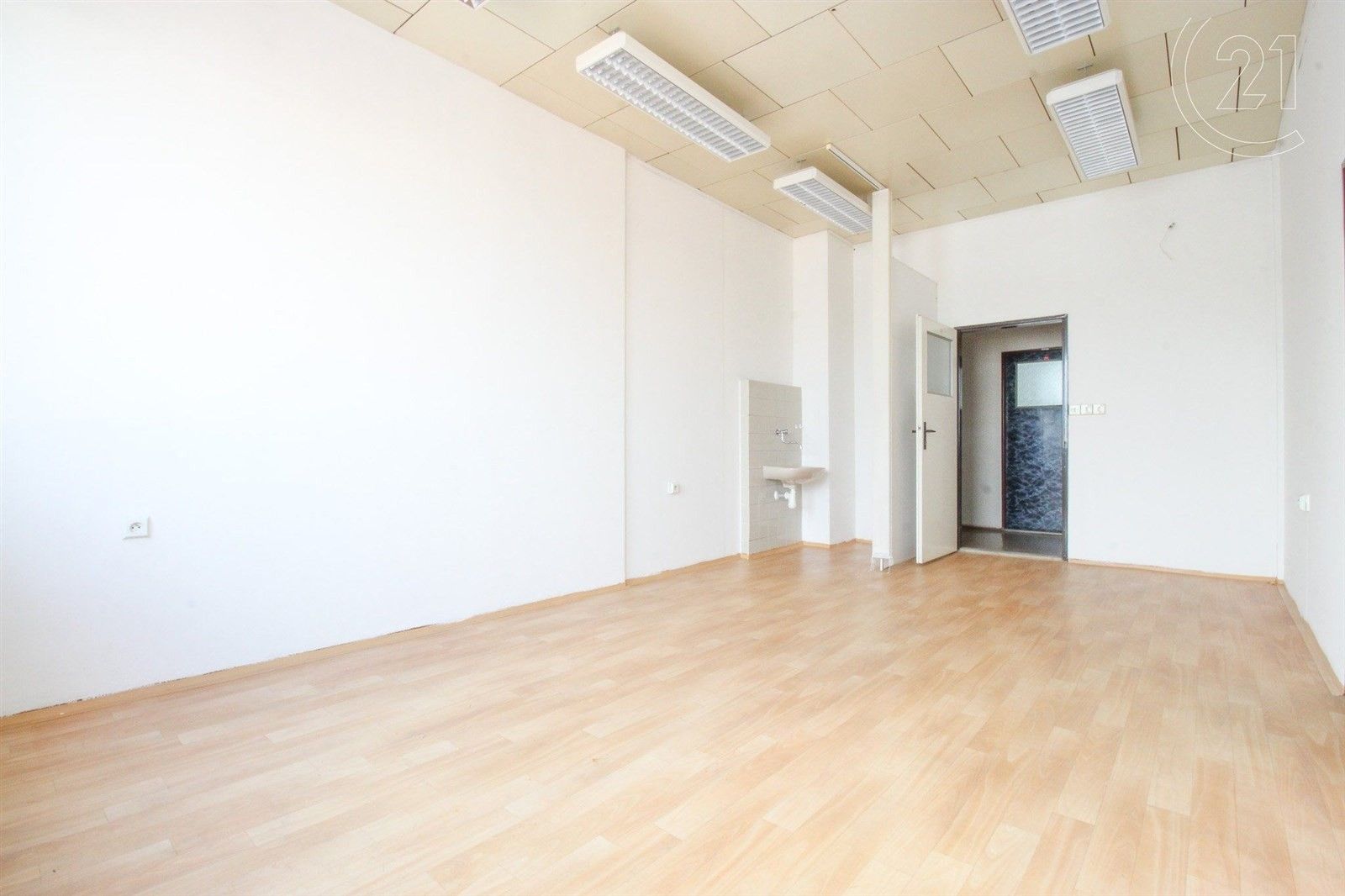 Pronájem kancelář - Šmahova, Brno, 43 m²