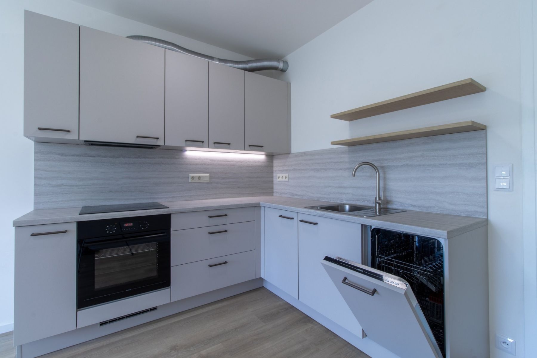 2+kk, Divíškové, Praha - Hlubočepy, 50 m²