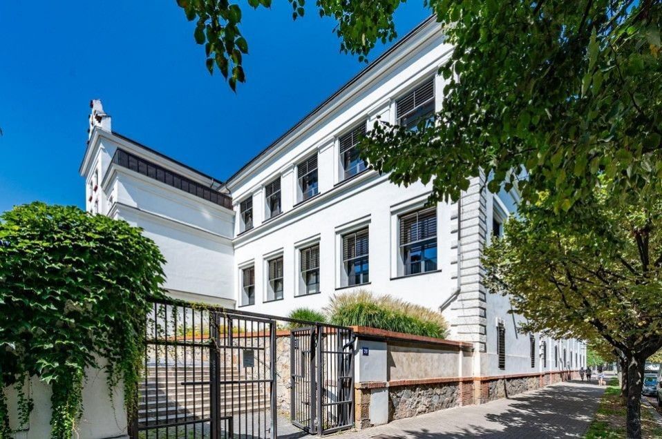 3+kk, Na Maninách , Praha Holešovice, 146 m² - 2