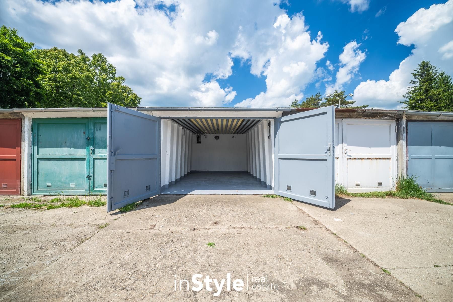 Pronájem garáž - Šumická, Uherský Brod, 16 m²