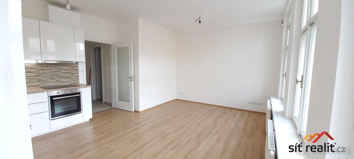 Pronájem byt - Praha, 130 00