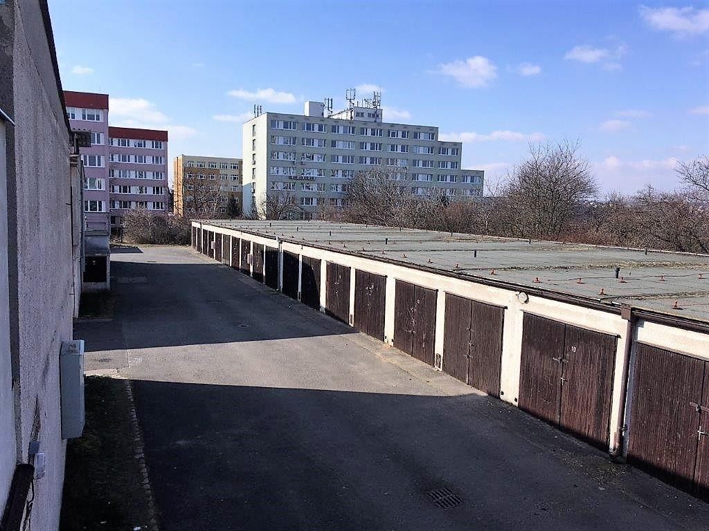 Garáže, Praha, 140 00