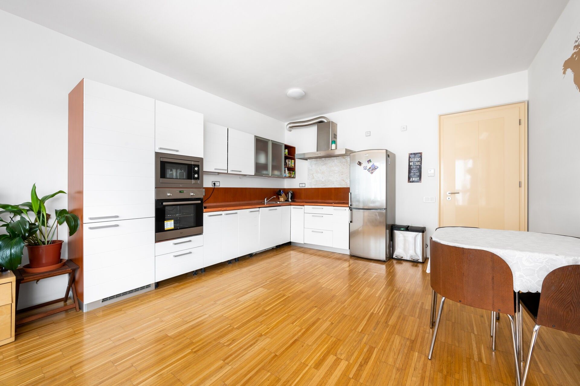 Pronájem byt 2+kk - Rohanské nábřeží  , Praha, 67 m²