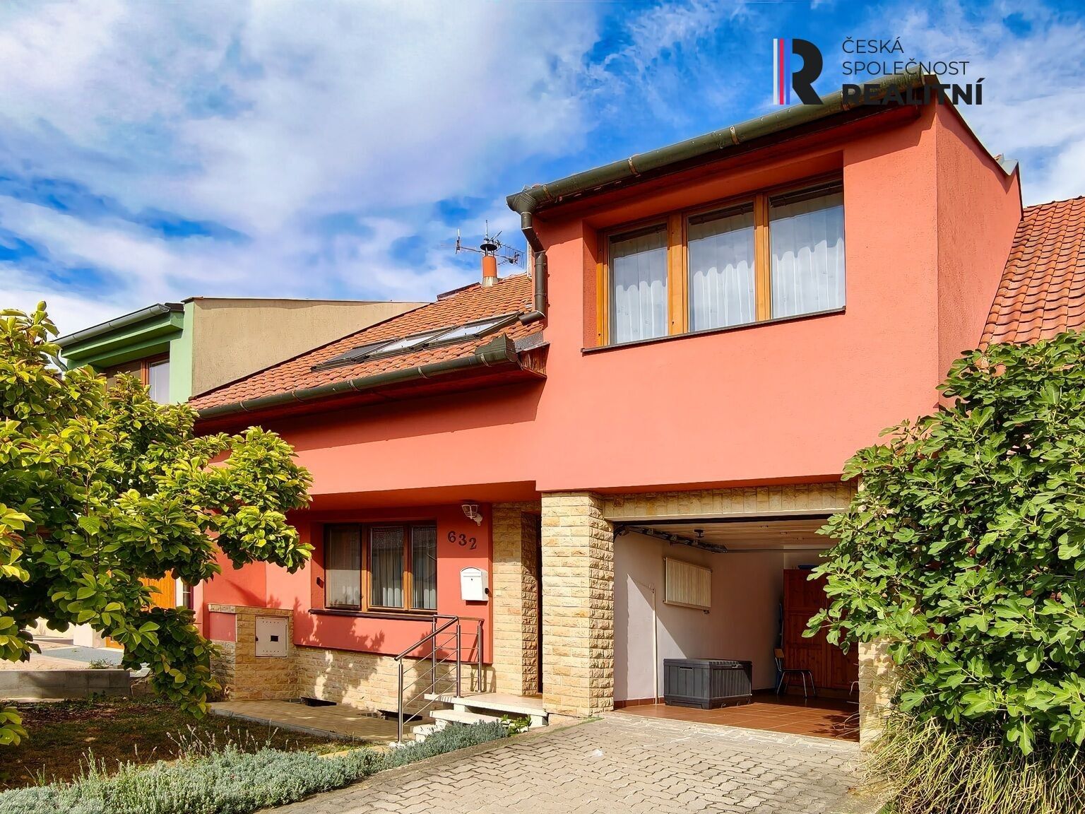 Casa, 254 m², terreny 272 m²