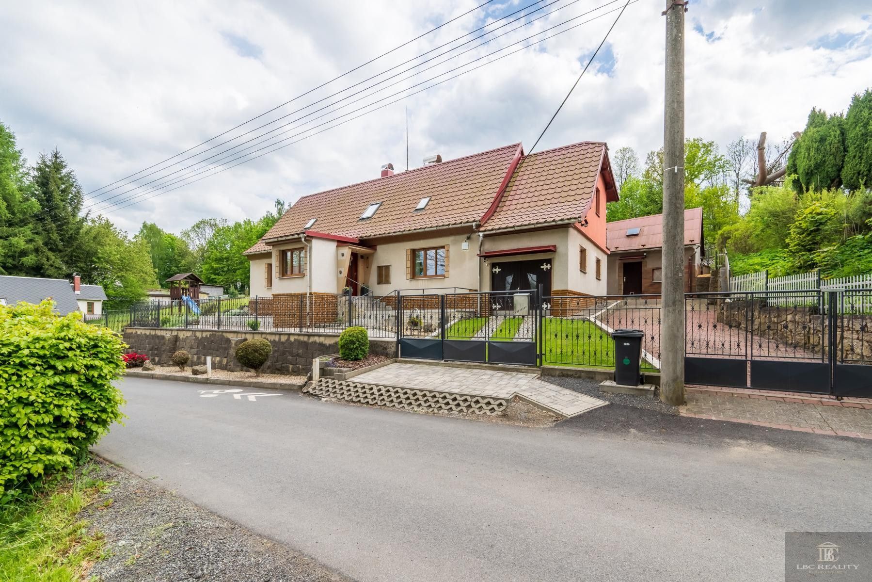 Prodej rodinný dům - Stará , Liberec XXXIII-Machnín, 214 m² - 1