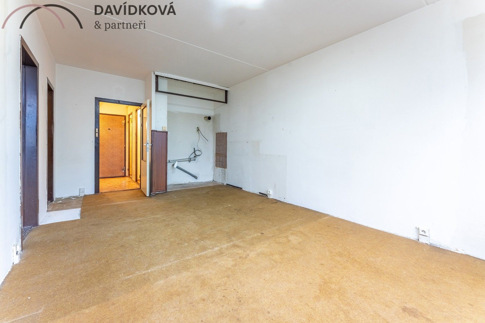 2+kk, Pirinská, Praha, 41 m²