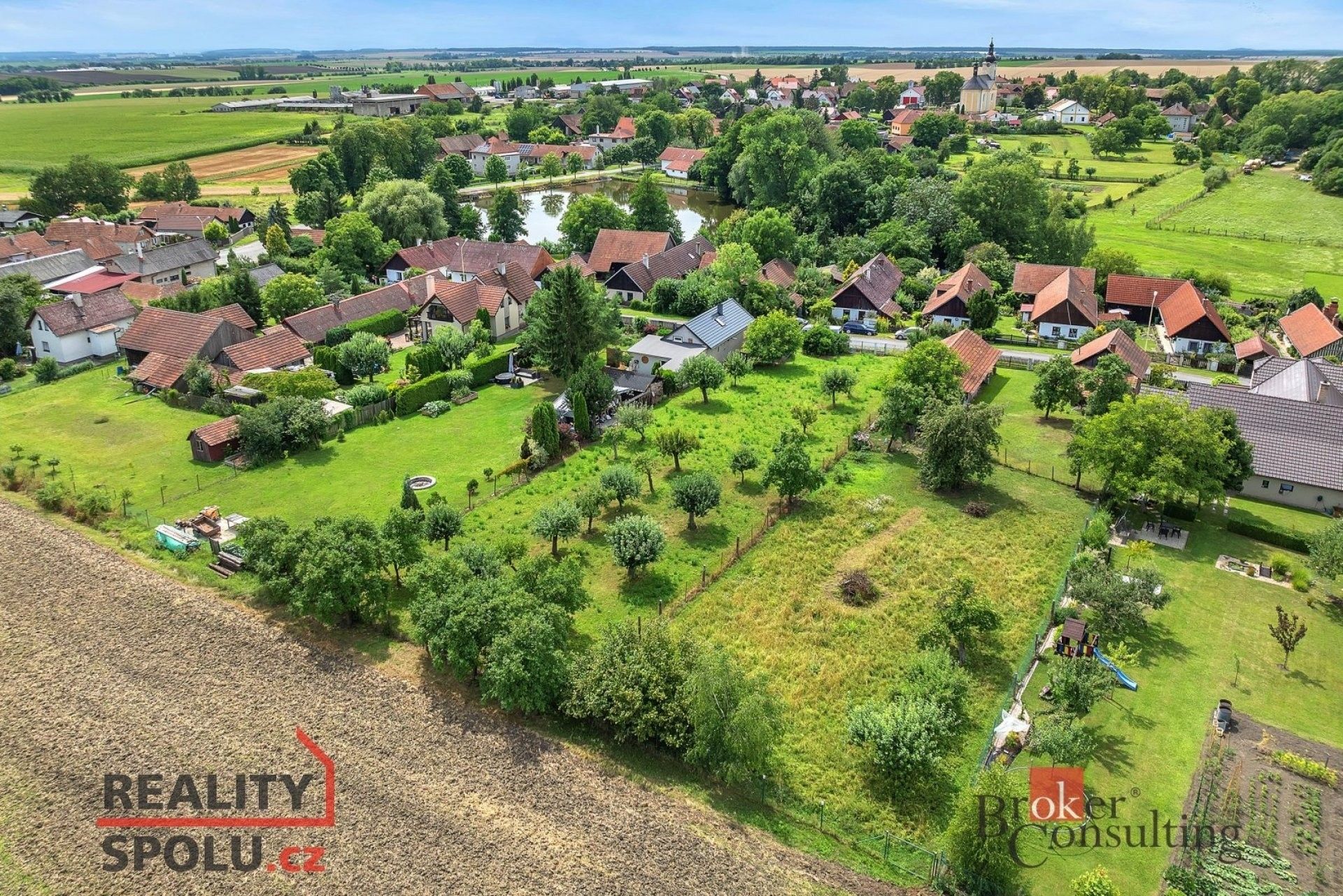 Prodej pozemek pro bydlení - Chroustov