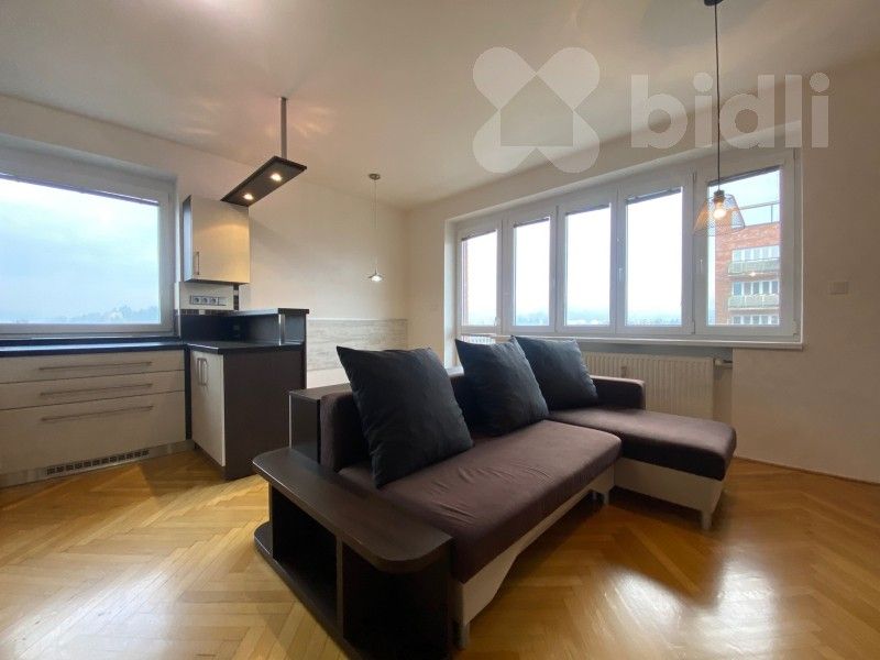 Pronájem byt 3+kk - Věžové domy 879, Zlín, 65 m² - 5