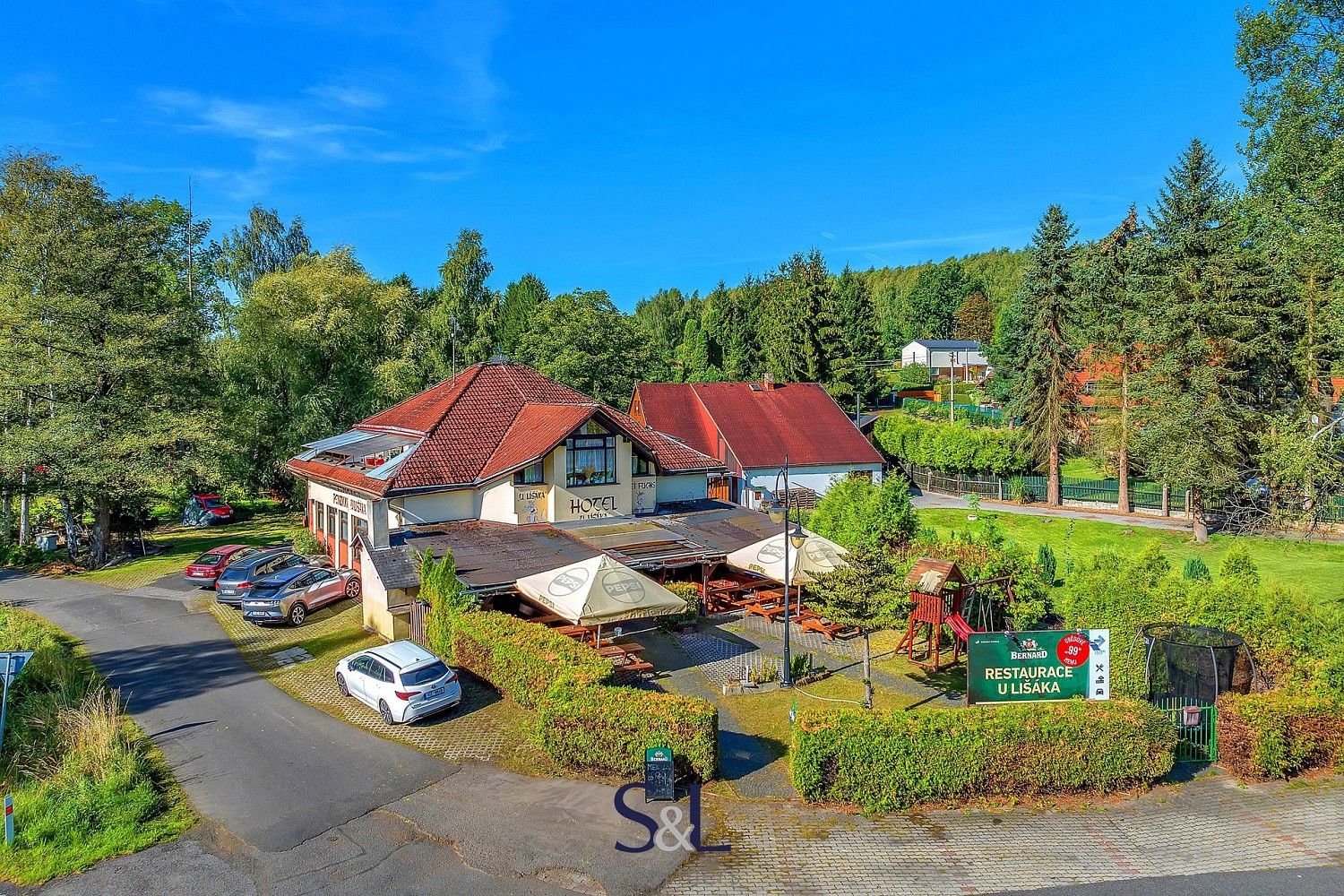 Restaurace, 302 m²